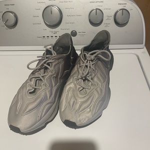 Adidas | adiprene athletic shoes euc